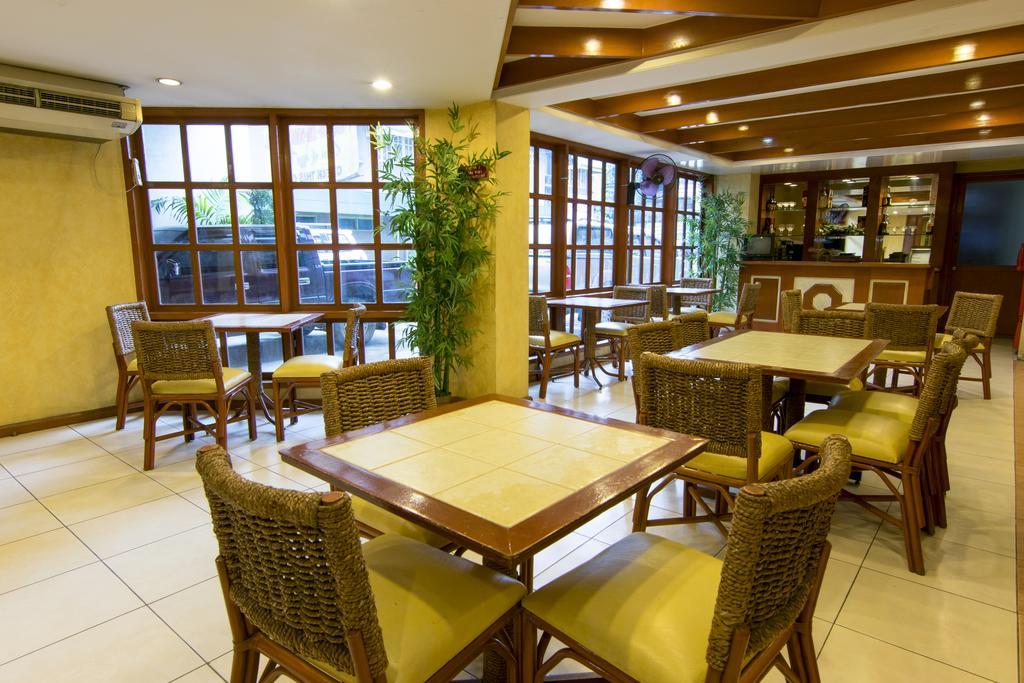 The Manor Hotel Davao Exterior photo