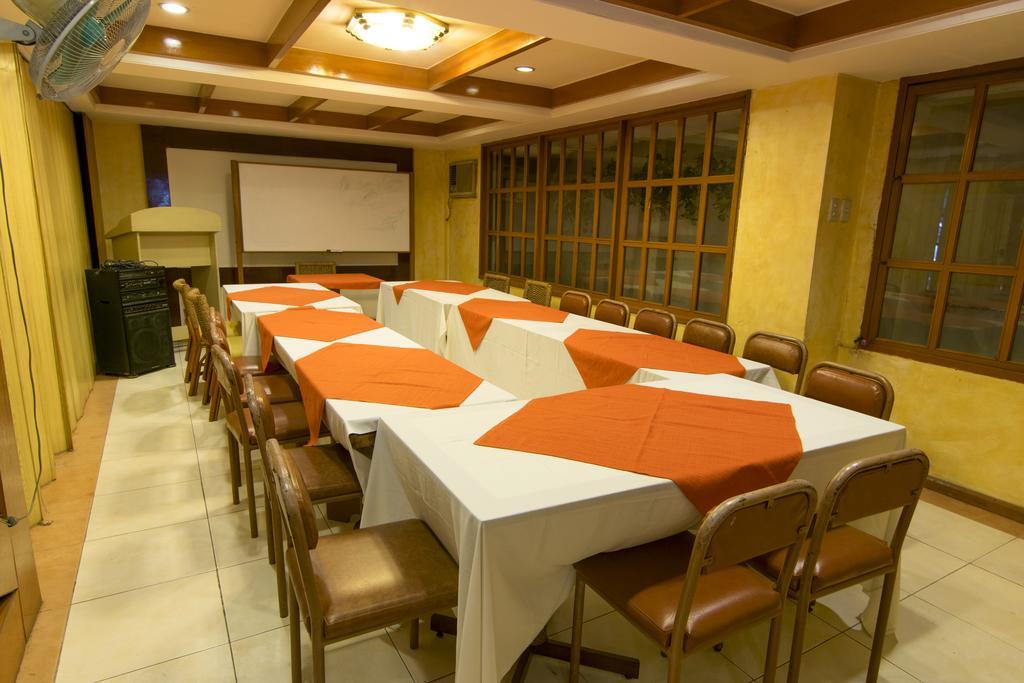 The Manor Hotel Davao Exterior photo